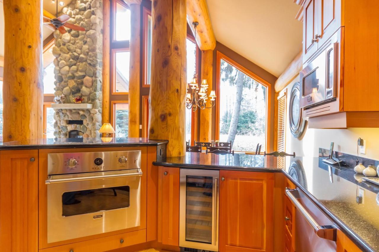 8140 Nicklaus North * Whistler