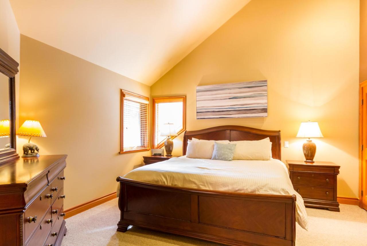 8140 Nicklaus North * Whistler