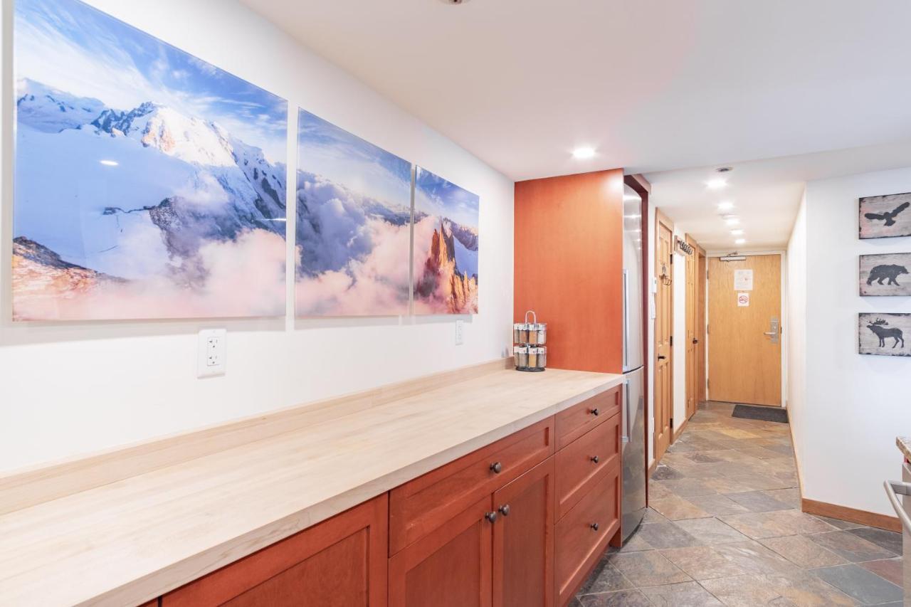 Carleton By Outpost *