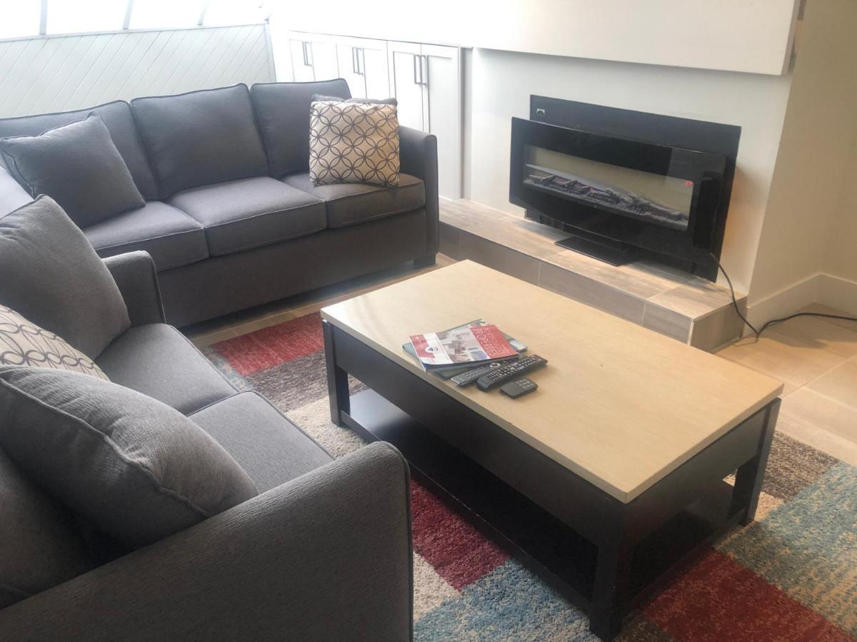 Hearthstone Loft, Village Centre, Private Hot Tub, Sleeps 6