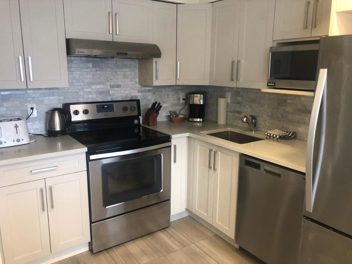 Apartment Hearthstone Loft, Village Centre, Private Hot Tub, Sleeps 6 Whistler
