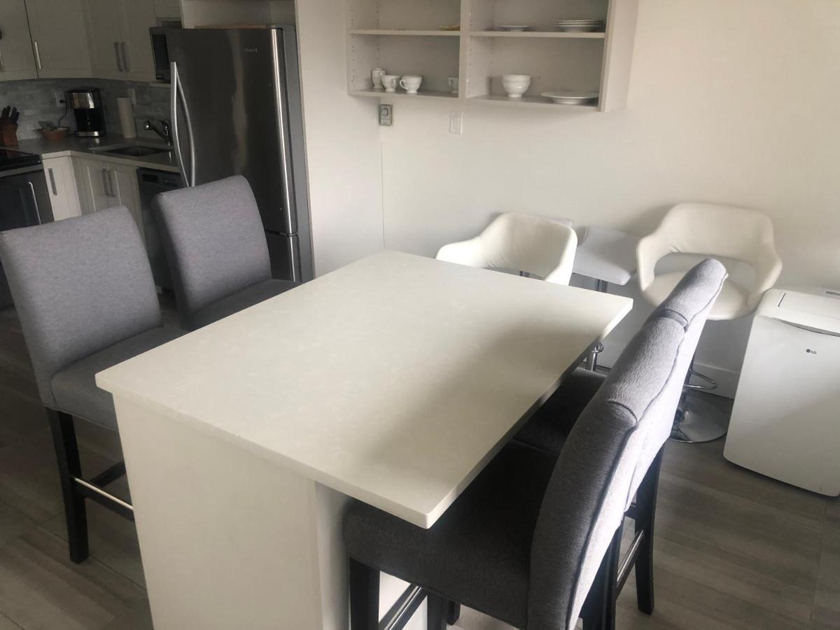 Hearthstone Loft, Village Centre, Private Hot Tub, Sleeps 6 Apartment