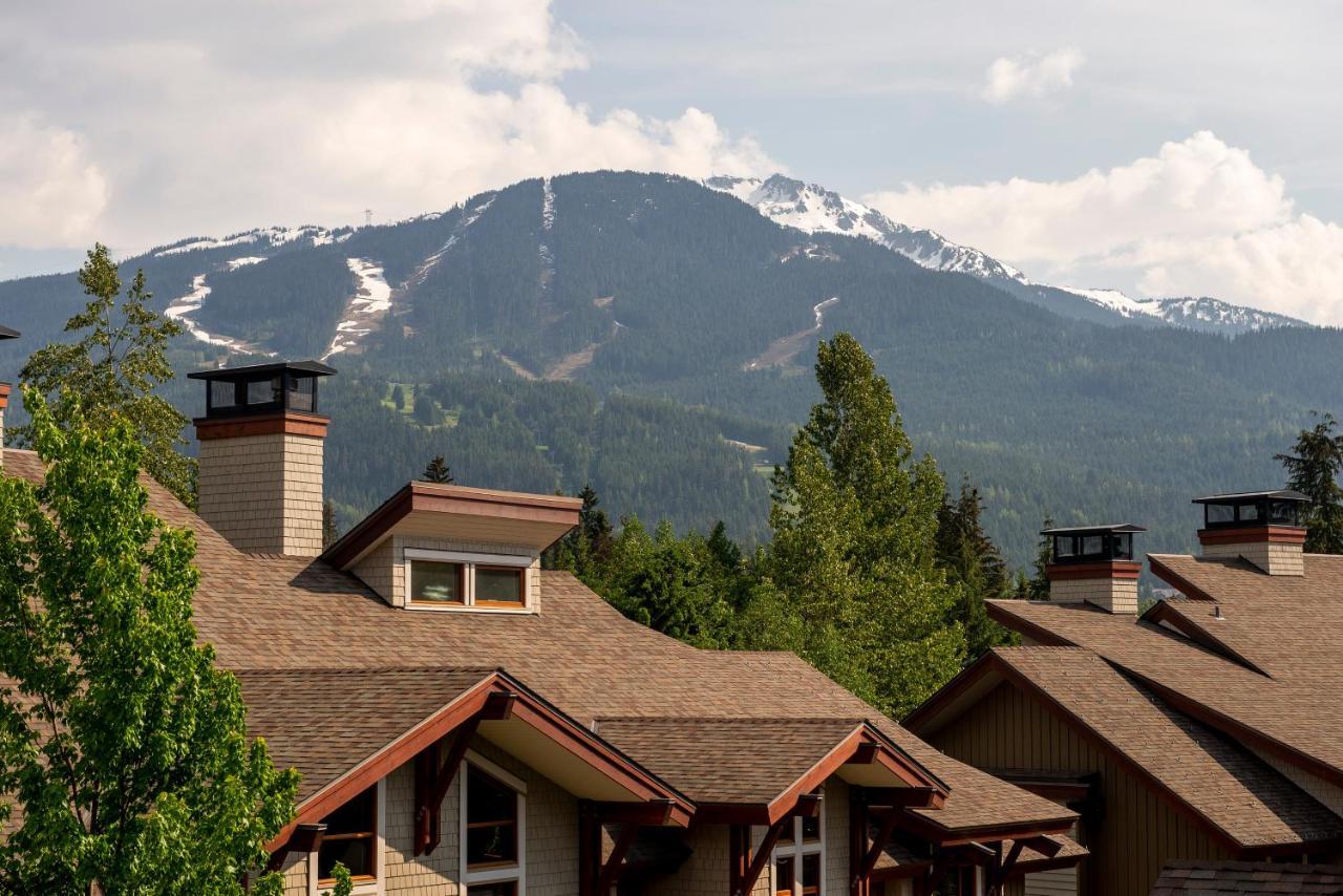 Fitzsimmons Walk Deluxe Townhome With Private Hot Tub Village Walking Distance * Whistler