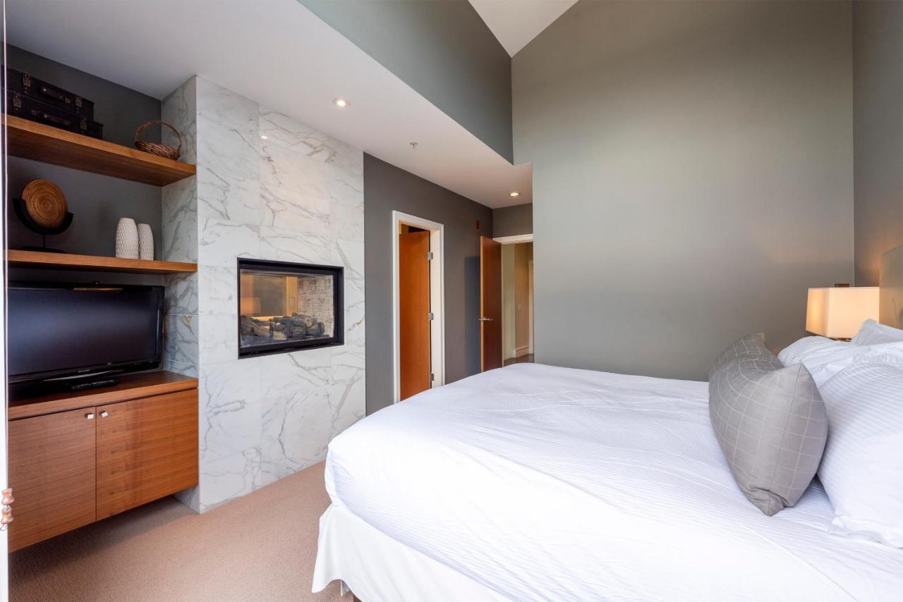 Fitzsimmons Walk Deluxe Townhome With Private Hot Tub Village Walking Distance *