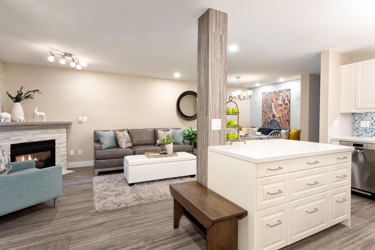 Renovated & Spacious 1bed/2bath Village