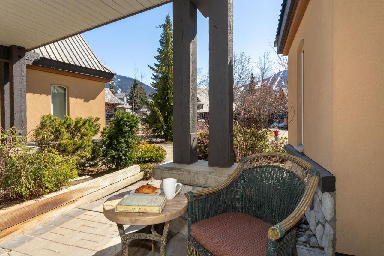 Renovated & Spacious 1bed/2bath Village *