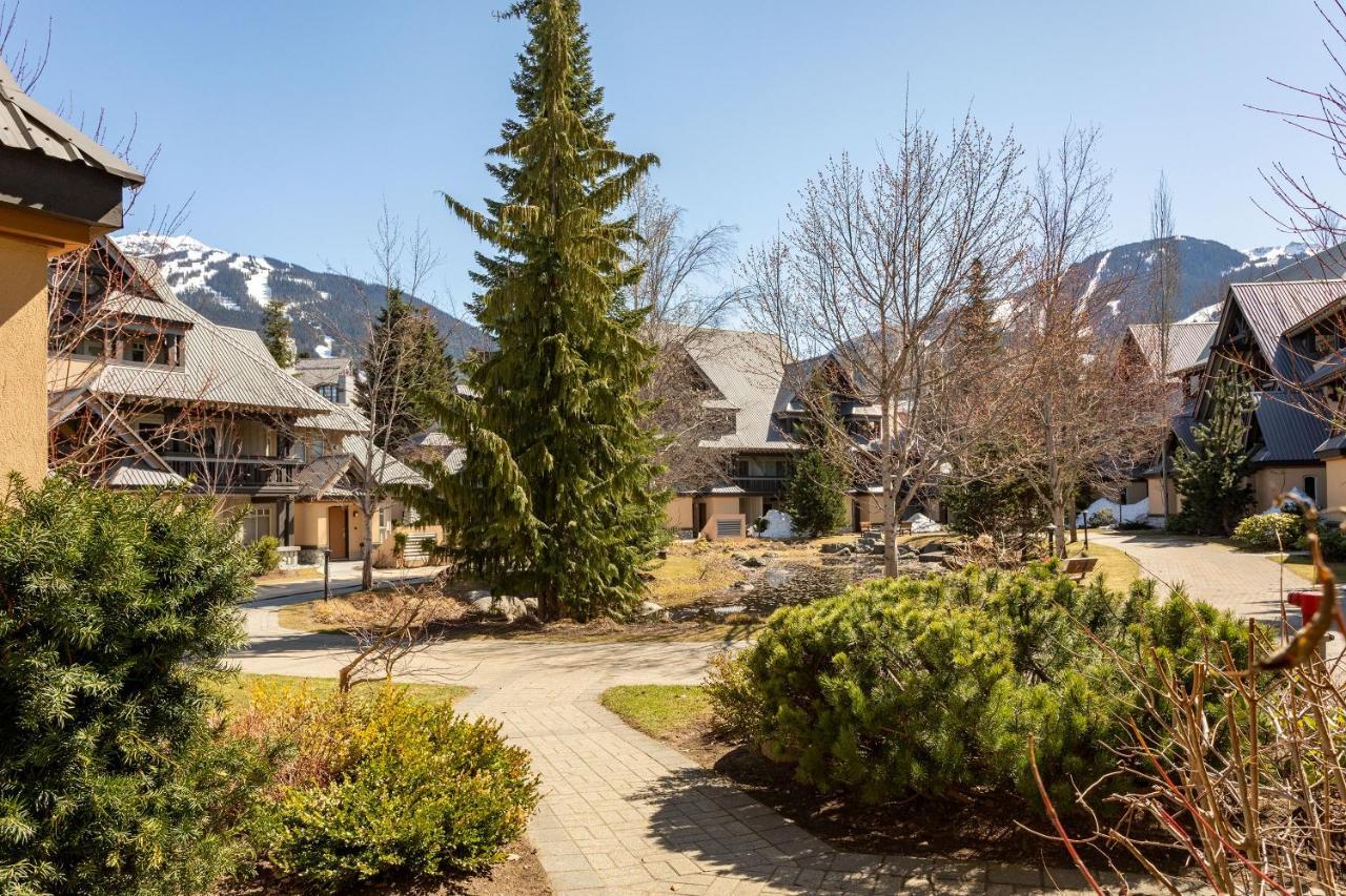 Renovated & Spacious 1bed/2bath Village Apartment Whistler
