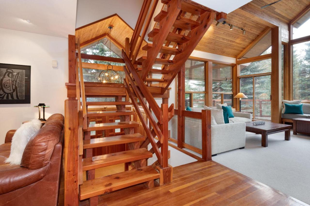 Luxury 5 Bedroom Blueberry * Whistler