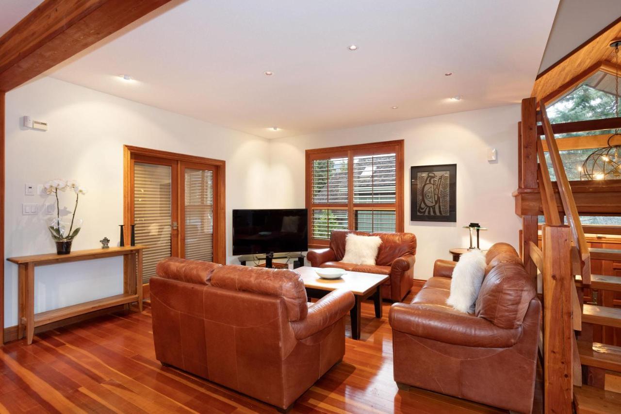 Luxury 5 Bedroom Blueberry * Whistler