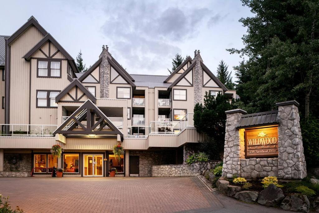 Wildwood By Cozystay Signature * Whistler