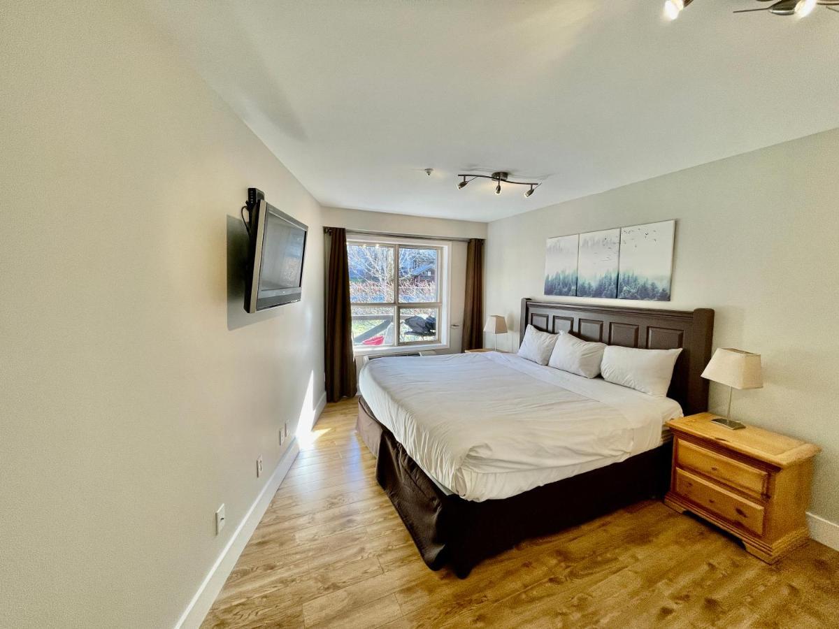 Aparthotel In Out At
