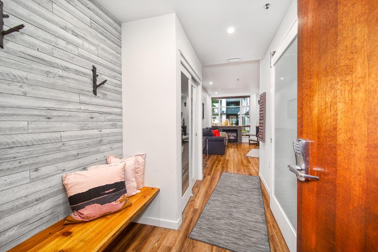 Luxury And Modern At Blackcomb Base Apartment