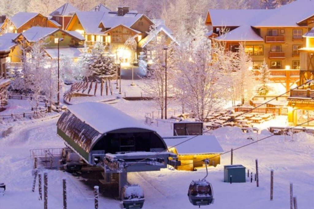 Luxury In/out+ Parking+hottub + Pool *