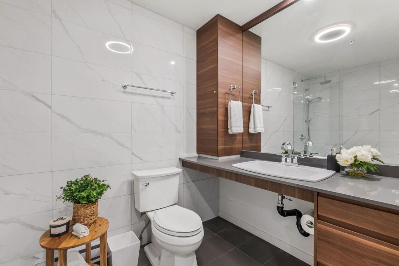 Luxury And Modern At Blackcomb Base Apartment Whistler