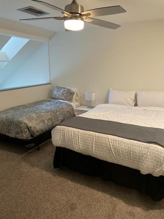 Hearthstone Loft, Village Centre, Private Hot Tub, Sleeps 6 Apartment
