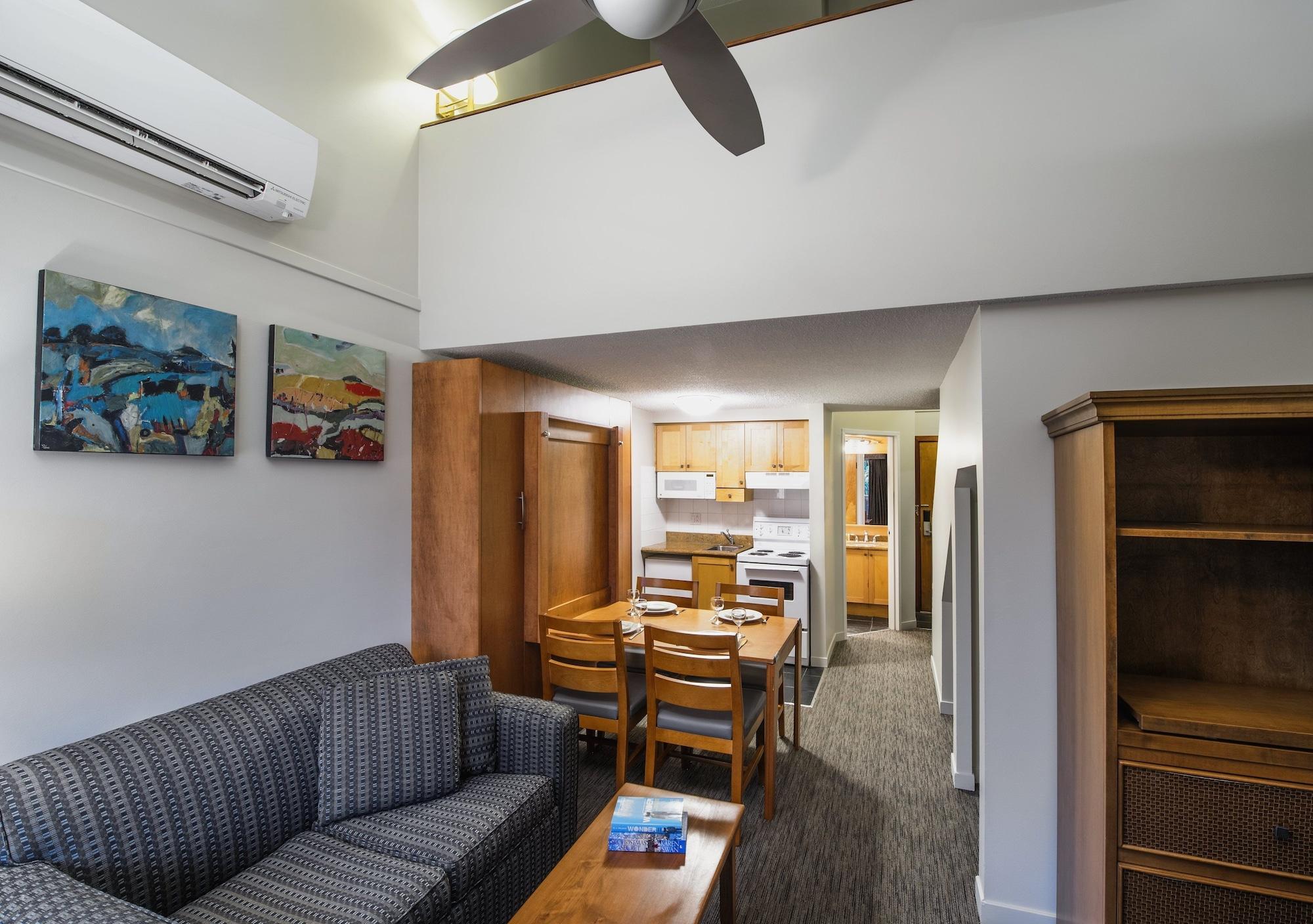 Hotel Village &