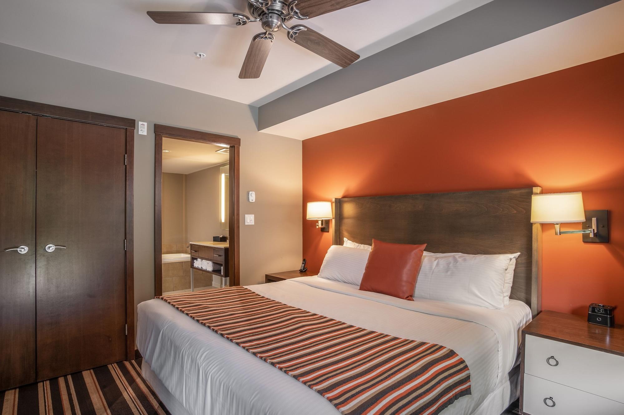 Evolution Aparthotel 4*