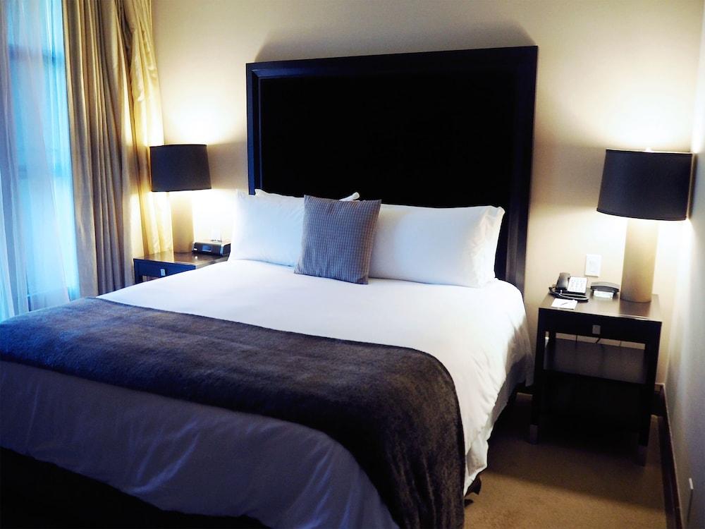 Four Seasons 5* Whistler
