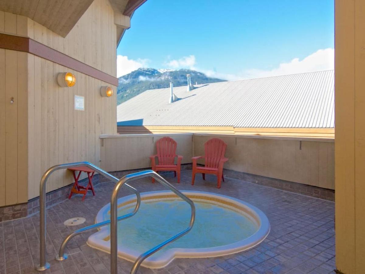 The Apres, Village With Hot Tub And View