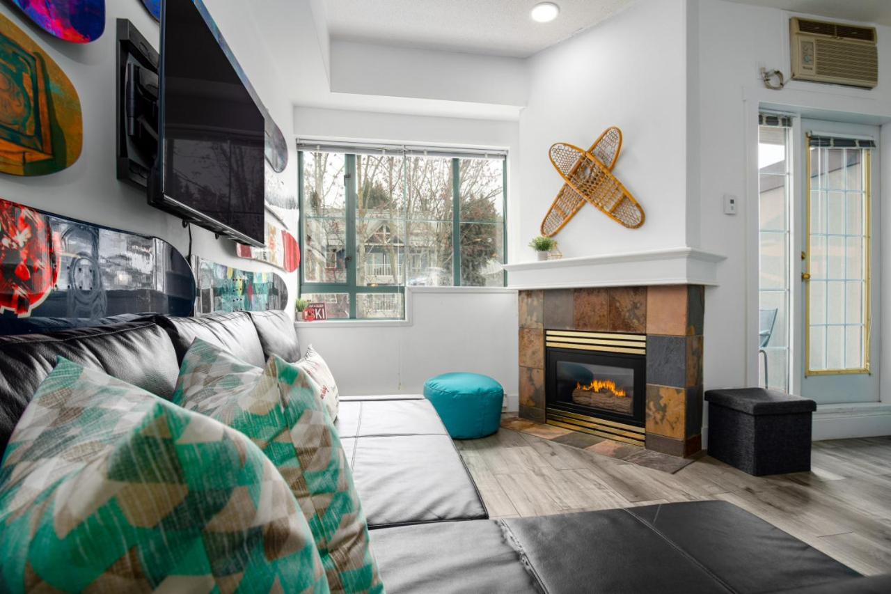 Apartment The Apres, Village With Hot Tub And View *