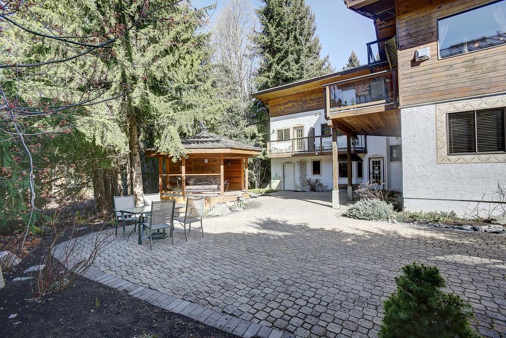 Bed & Breakfast Bear Tracks Chalet 3*