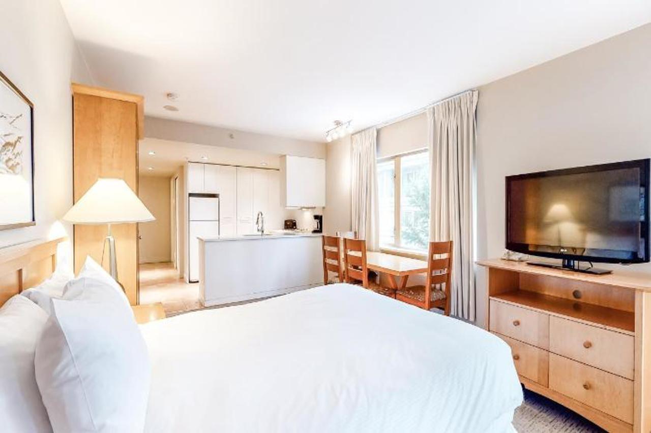 Hotel Peak Whistler