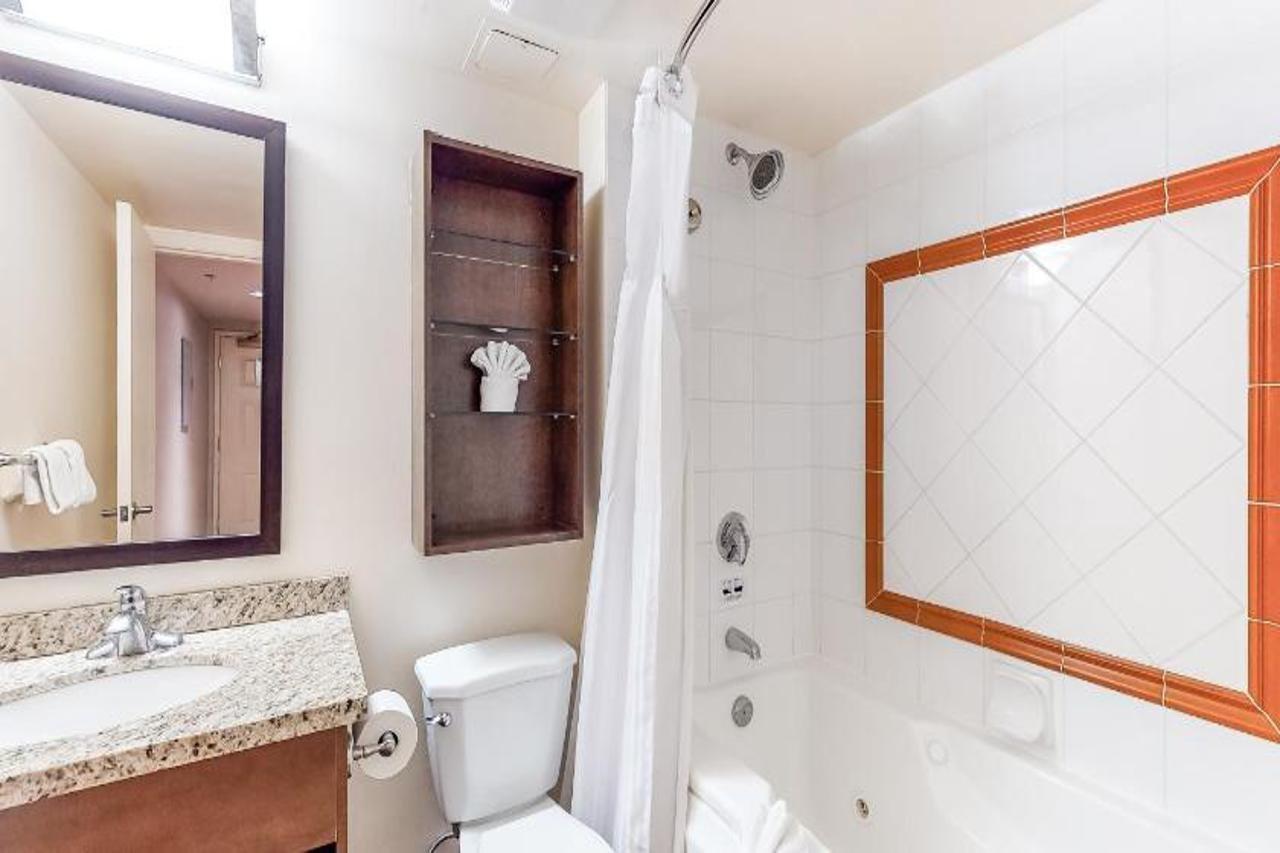 Peak Hotel