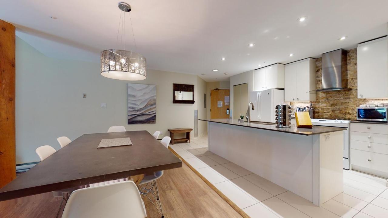 Floor With Pool And Hot Tub By Harmony *