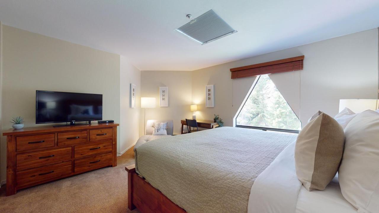 Holiday home Floor With Pool And Hot Tub By Harmony Whistler