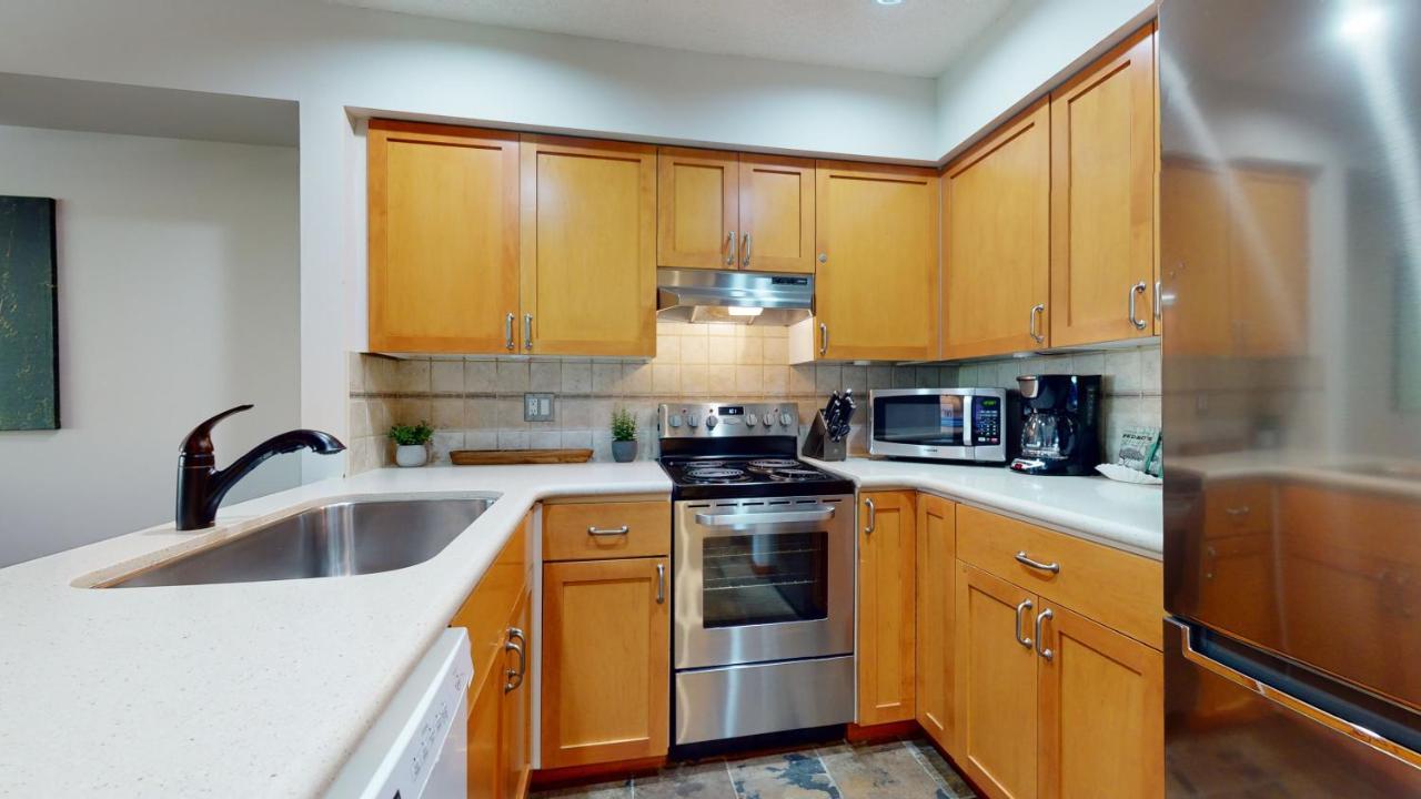 Cozy 1br, Steps From Creekside Gondola By Harmony Vacations Whistler