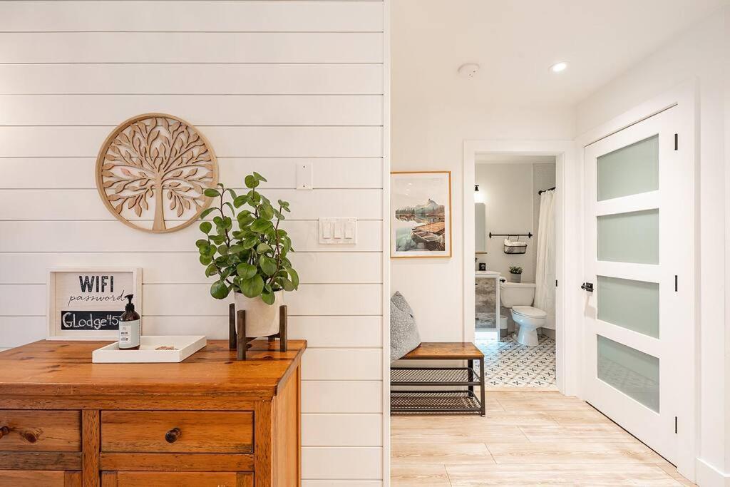 Apartment Designer Cozy; In/out; Hot Tub& Warm Pool. *