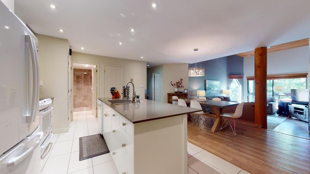 Floor With Pool And Hot Tub By Harmony Holiday home *