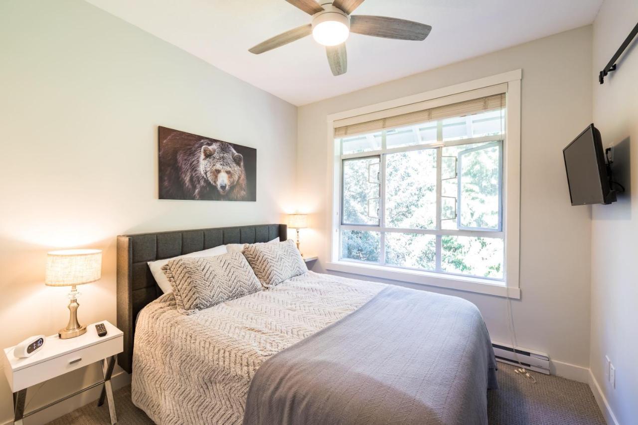 Panoramic Views From Gorgeous 2 Bed - Village Location