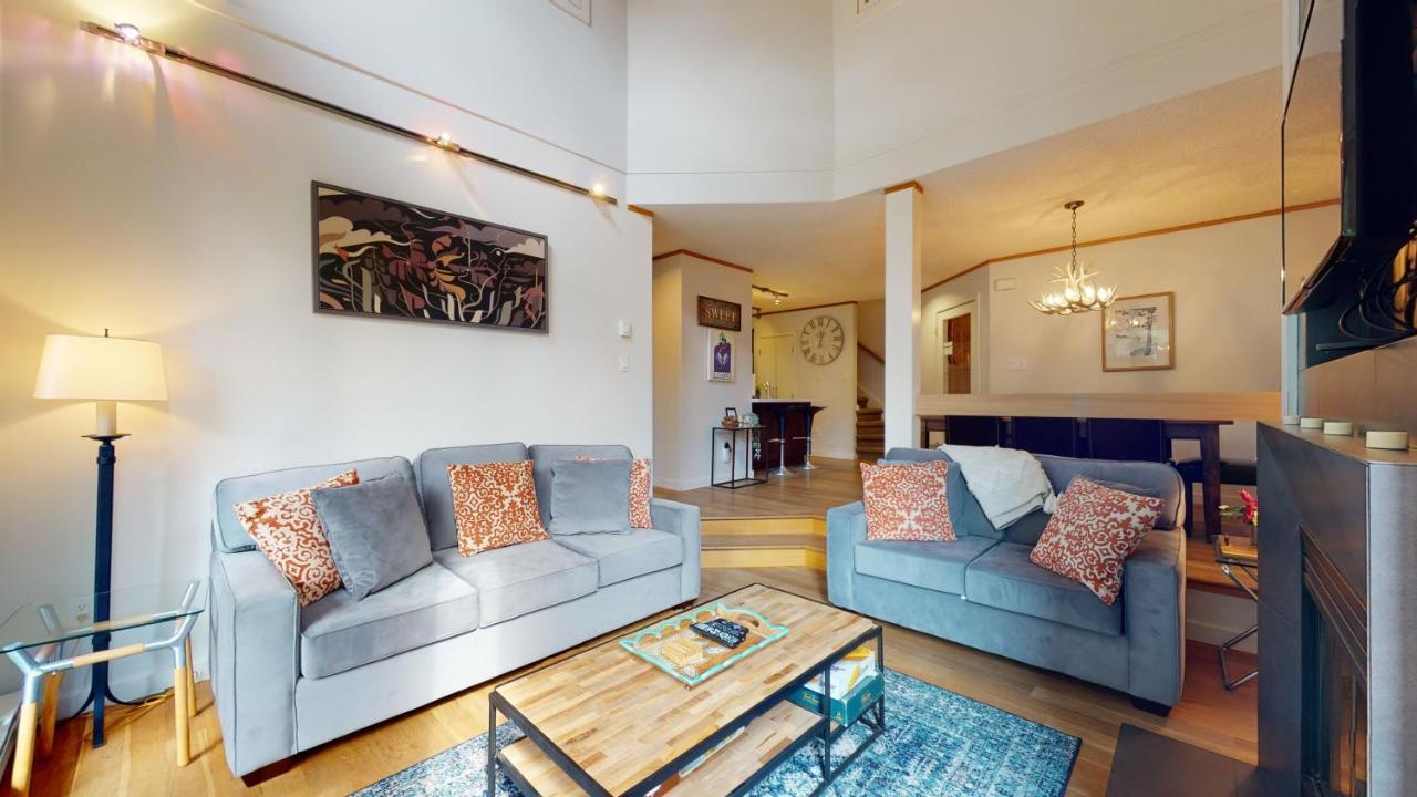 Stylish In A Prime Location By Harmony