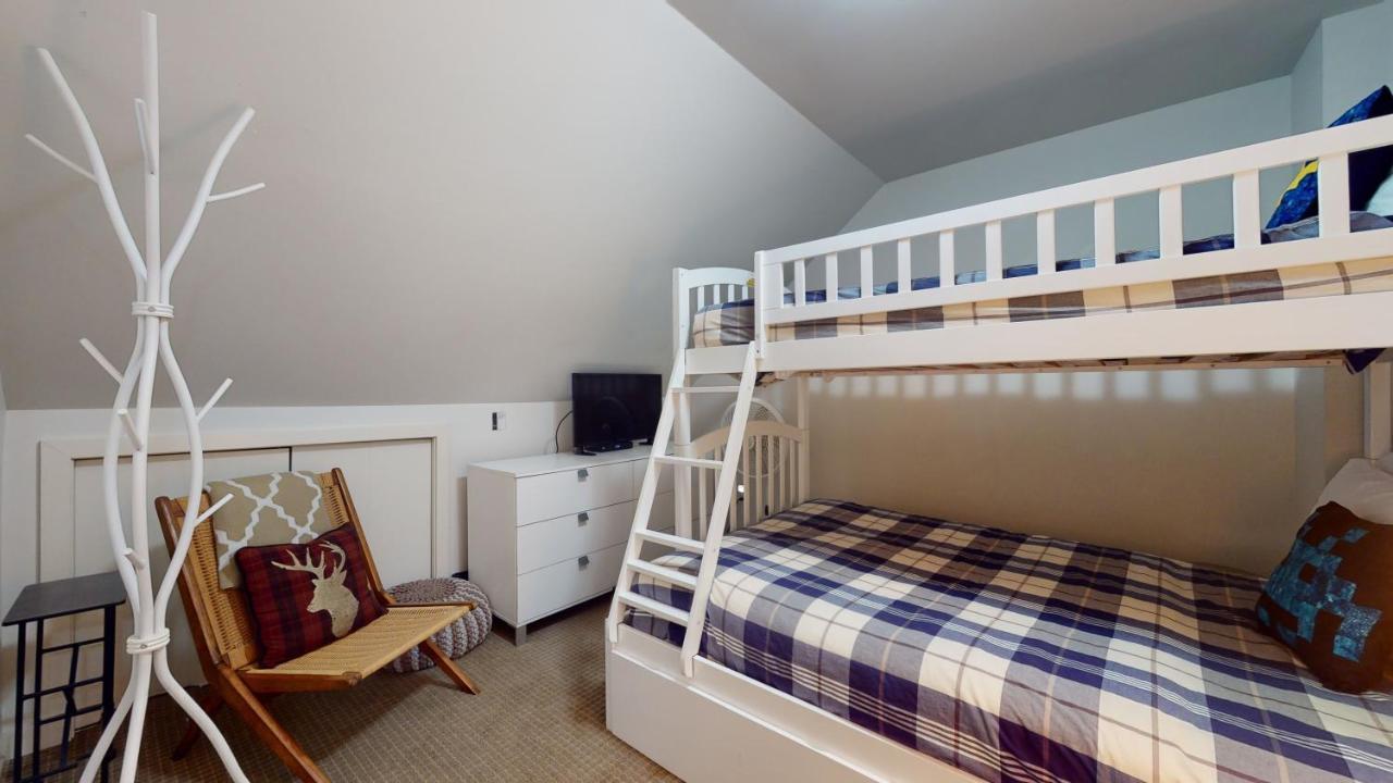 Stylish In A Prime Location By Harmony Holiday home *