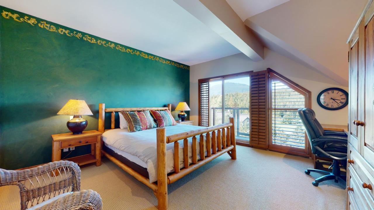 Golf Course & Mountain Views By Harmony Holiday home *