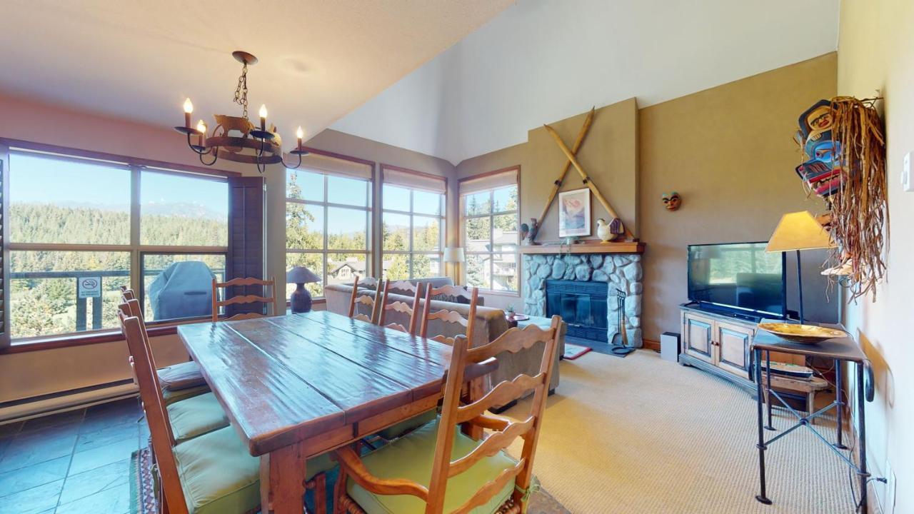 Holiday home Golf Course & Mountain Views By Harmony Whistler