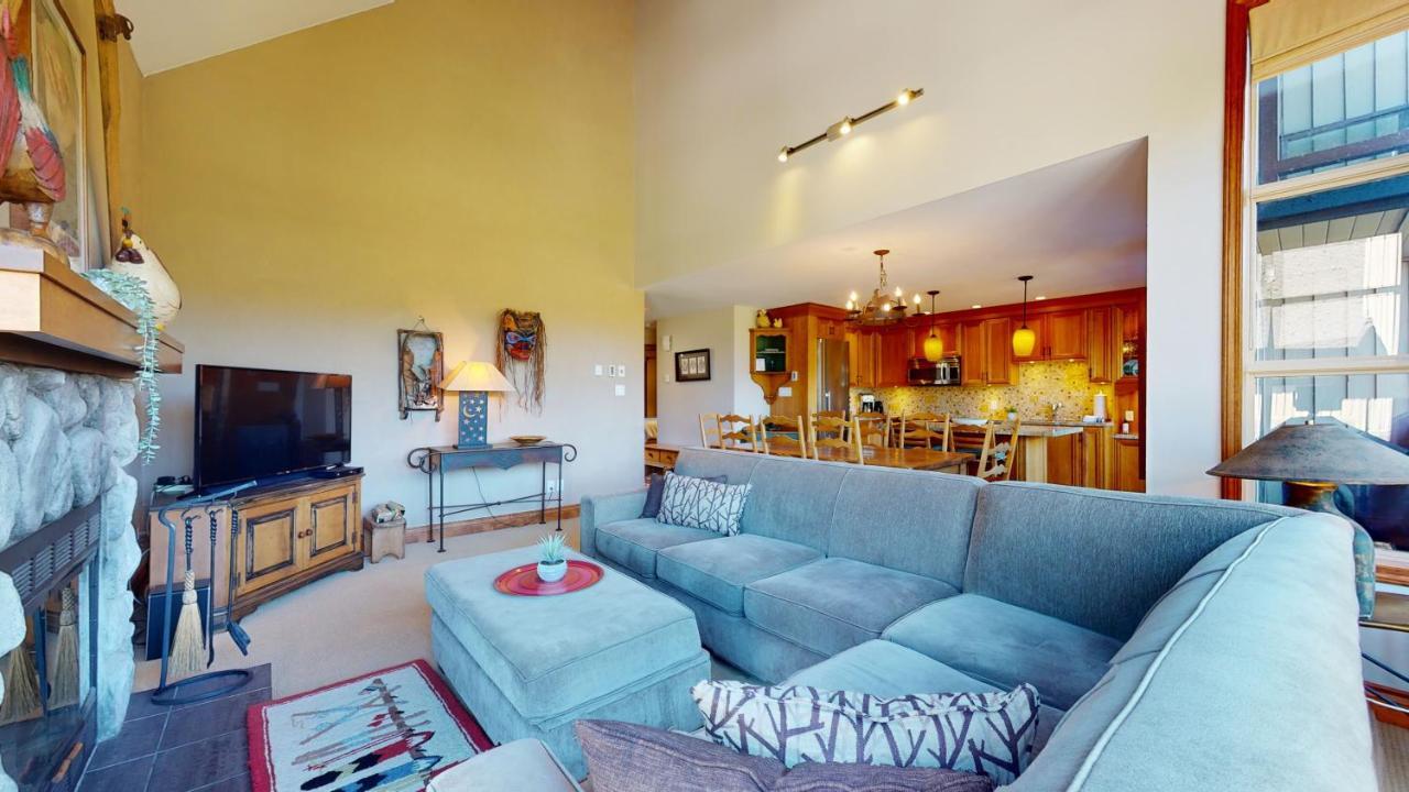 Holiday home Golf Course & Mountain Views By Harmony Whistler