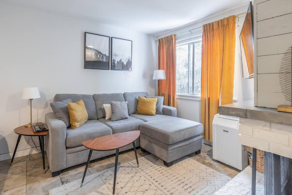 Updated Creekside Studio With Free Parking Apartment