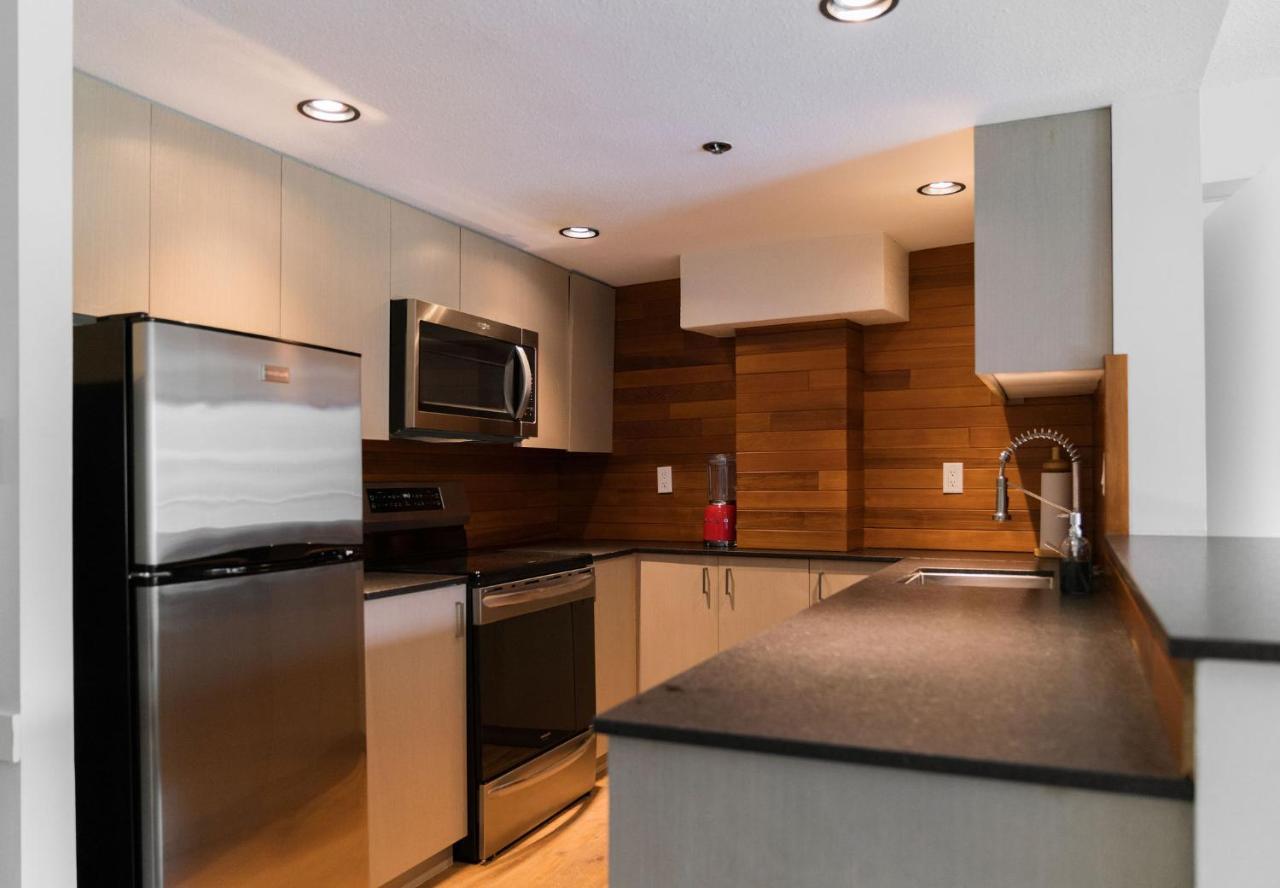 Gibbons Life Apartment