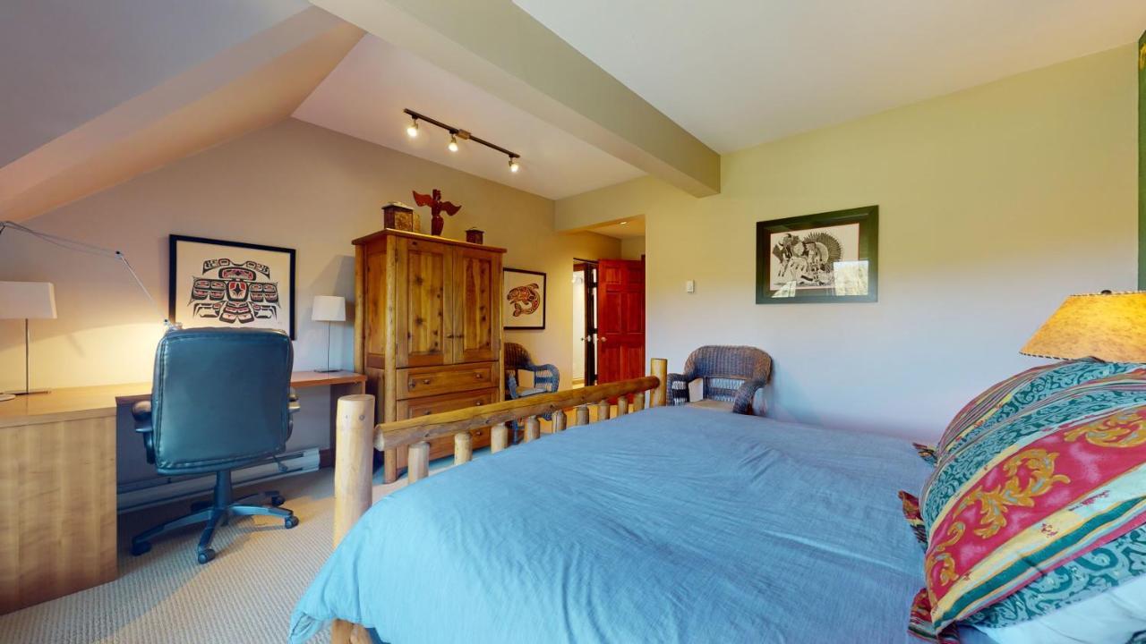 Holiday home Golf Course & Mountain Views By Harmony Whistler