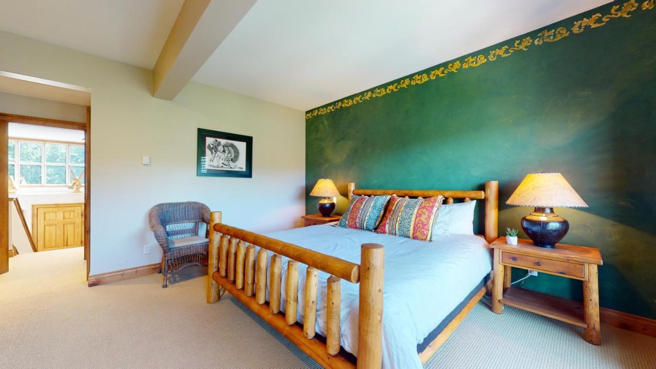 Golf Course & Mountain Views By Harmony Whistler
