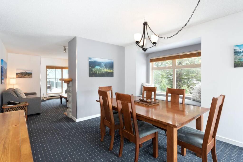 In/out 2 Bedroom W/ Pool, Jacuzzi, Parking