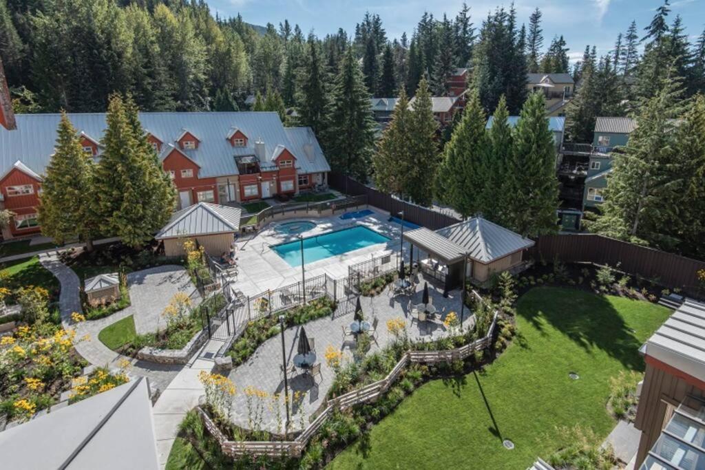Apartment In/out 2 Bedroom W/ Pool, Jacuzzi, Parking *