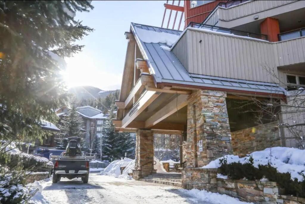 Apartment In/out 2 Bedroom W/ Pool, Jacuzzi, Parking *