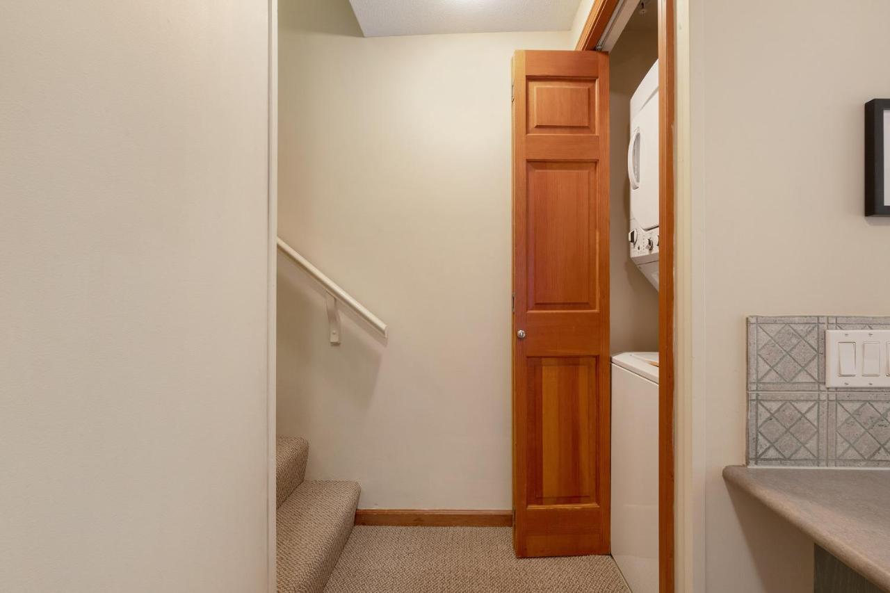 Stoney Creek- Lagoons By Premier Apartment *