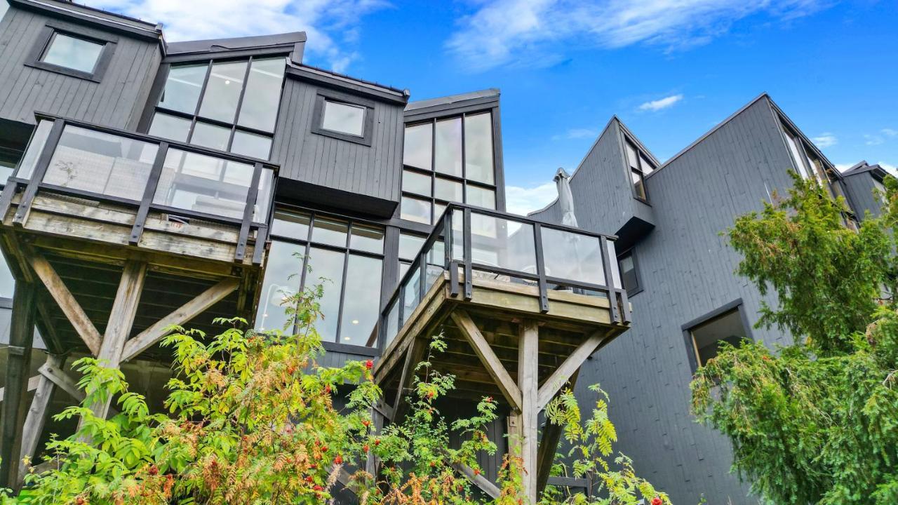 Holiday home 'treehouse' *