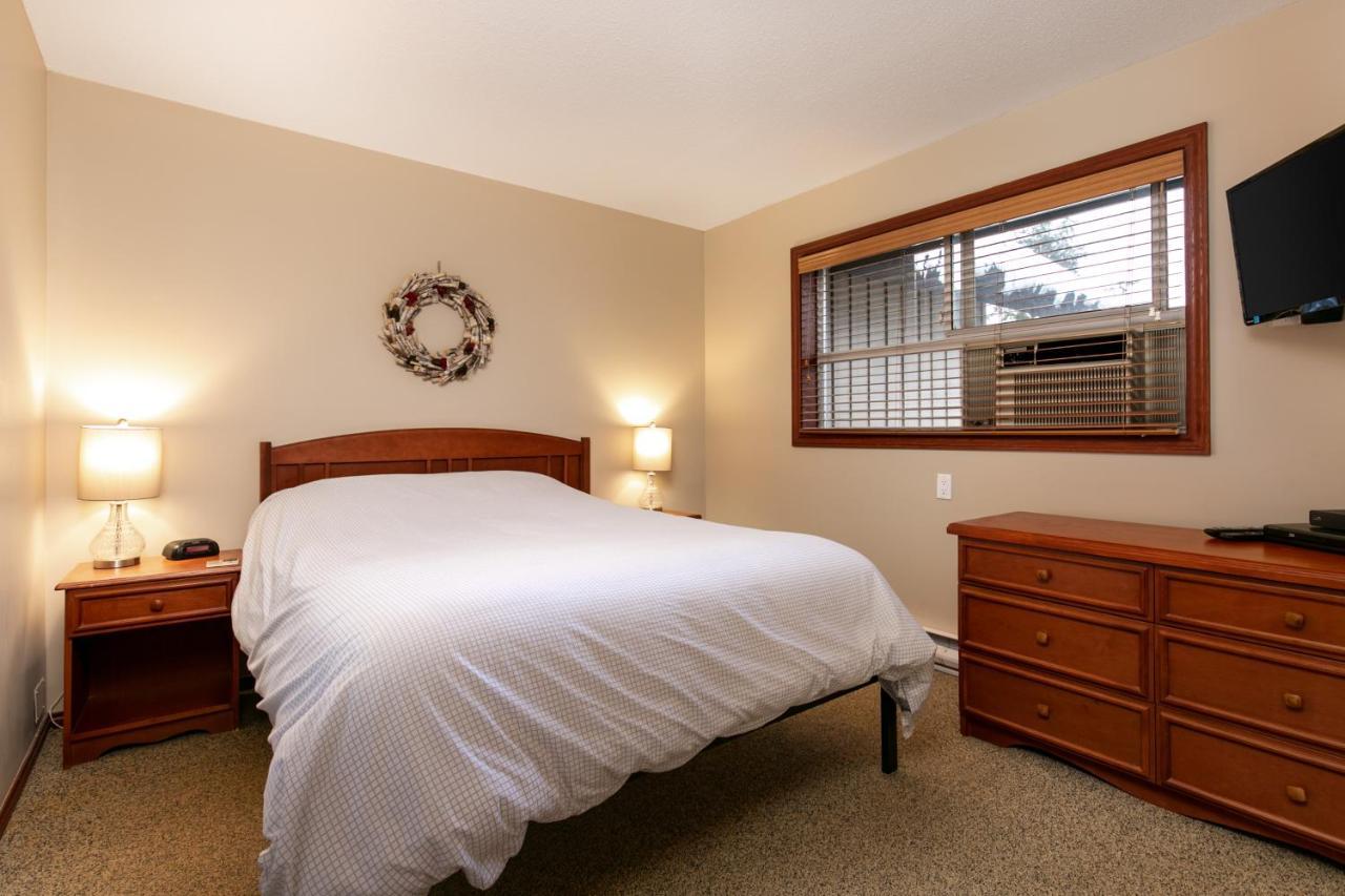 Apartment Glaciers Reach By Allseason Vacation