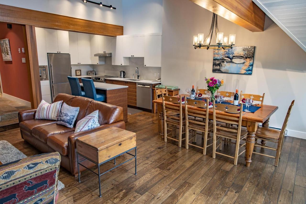 Pinnacle Ridge 36 - In Out, Newly Renovated, Private Hot Tub, Wood Fireplace Holiday home *