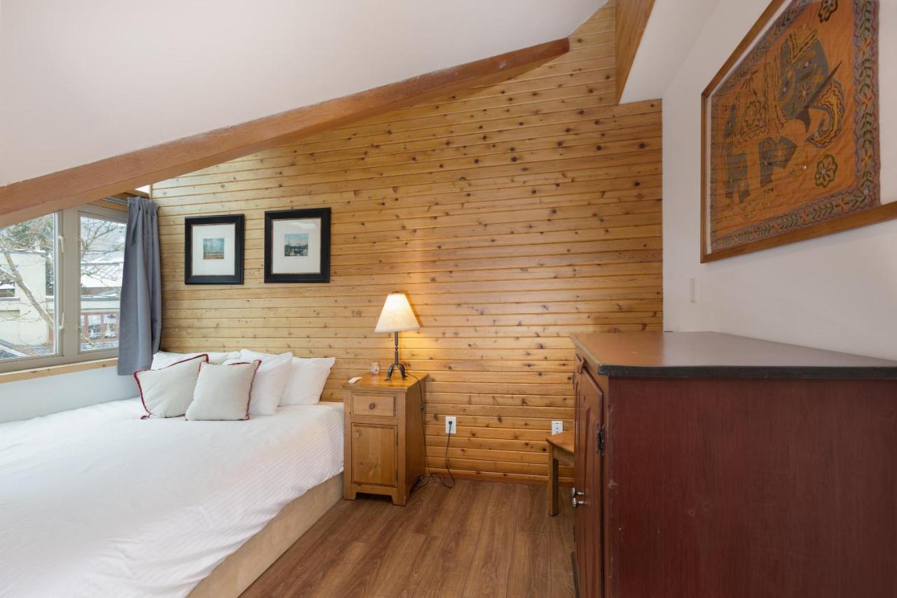 Holiday home Fitzsimmons B - Private Sauna, Located In The Heart Of Village